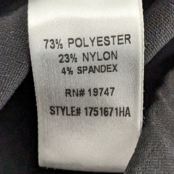 Women's "LAND 'N SEA" Black Casual, Stretch, Zip Capris; Size 8 - Picture 4 of 5